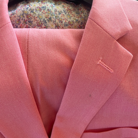 Men’s pink suit - Picture 3 of 6